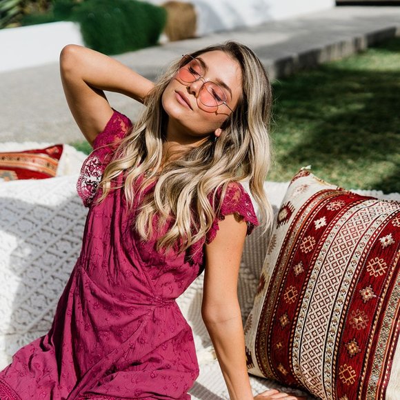 Elegant Burgundy Maxi Dress - Picture 9 of 15